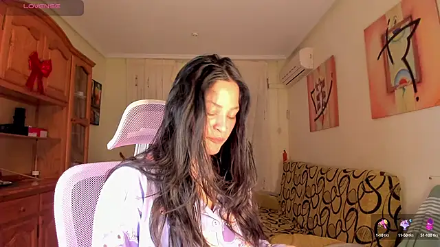 bella apont online show from 02/17/25, 06:26