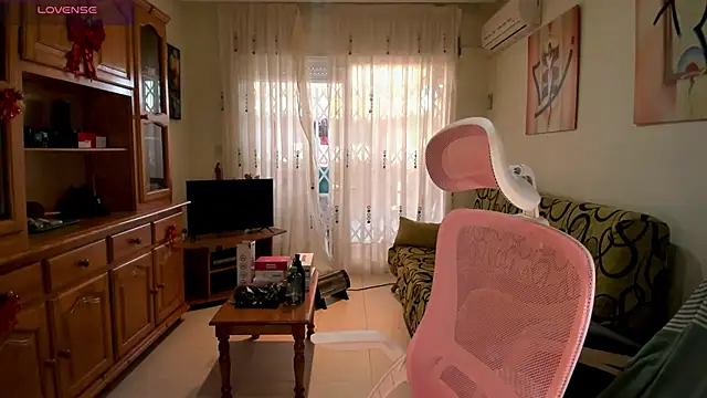 bella apont online show from 02/24/25, 07:33