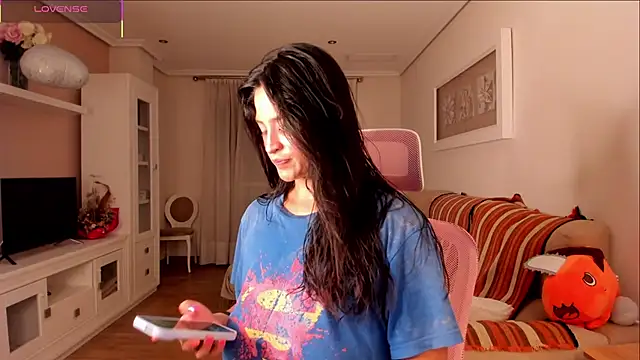 bella apont online show from 09/20/25, 10:44