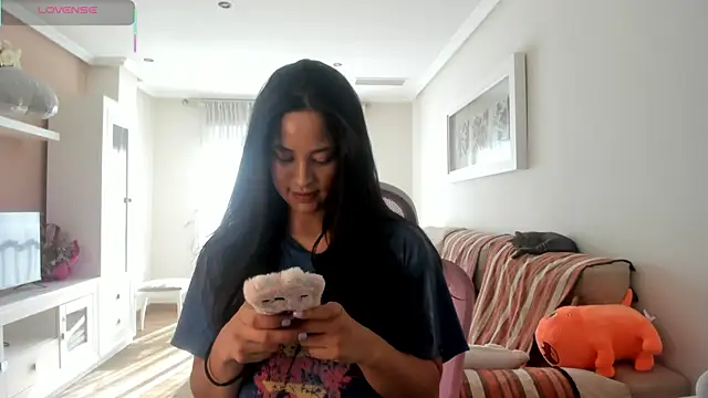 bella apont online show from 11/17/25, 11:27