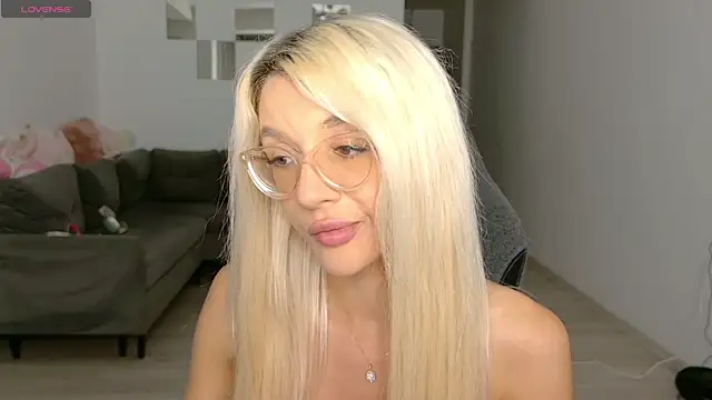 LovelyBianca online show from 06/08/26, 08:53