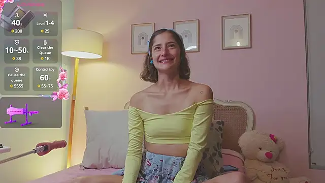 Snapshot of KittyAna chatting on 02/21/25, 01:11 KittyAna online show from 02/21/25, 01:11