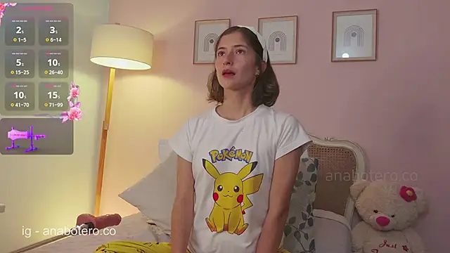 Snapshot of KittyAna chatting on 03/13/25, 01:43 KittyAna online show from 03/13/25, 01:43