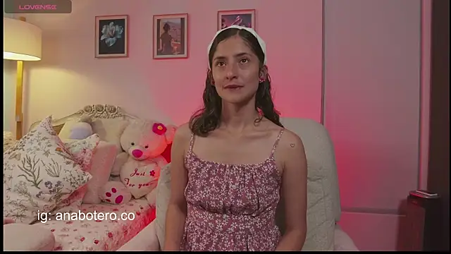 Snapshot of KittyAna chatting on 11/09/25, 01:04 KittyAna online show from 11/09/25, 01:04