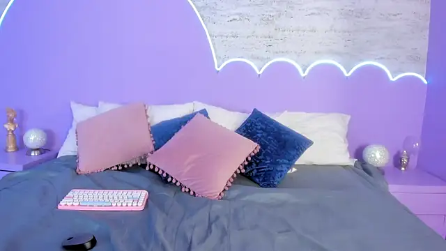 Giaa Ross online show from 12/03/25, 07:45