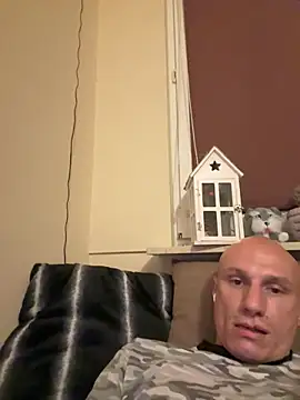 Snapshot of RegrowedRails chatting on 10/10/25, 12:31 RegrowedRails online show from 10/10/25, 12:31