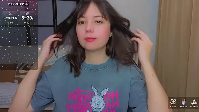 Lina Brownie online show from 12/15/25, 03:22