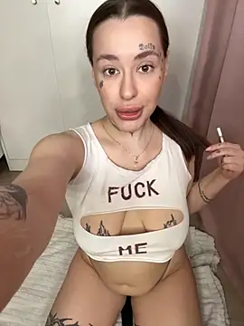 fuckdoll 18 online show from 10/02/25, 07:59