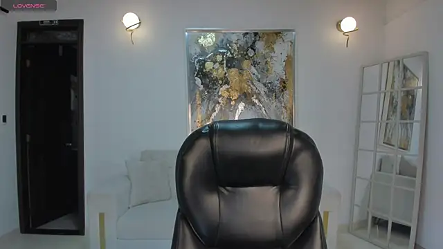 Snapshot of CharlotteCox_ chatting on 04/26/26, 03:15 CharlotteCox online show from 04/26/26, 03:15