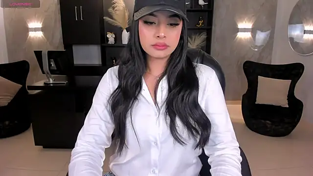 AlyssaDean online show from 11/01/25, 11:23