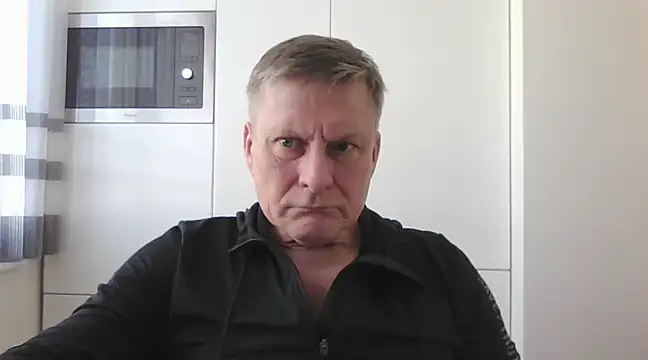 Snapshot of johnnym1 chatting on 03/07/25, 10:02 johnnym1 online show from 03/07/25, 10:02