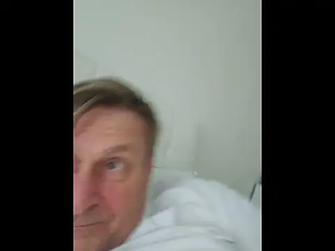 Snapshot of johnnym1 chatting on 02/17/26, 07:05 johnnym1 online show from 02/17/26, 07:05