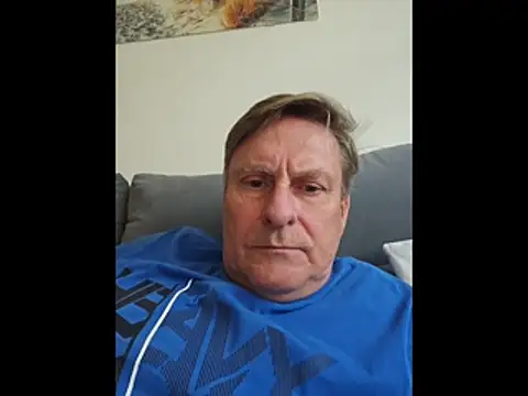 Snapshot of johnnym1 chatting on 03/09/26, 04:22 johnnym1 online show from 03/09/26, 04:22