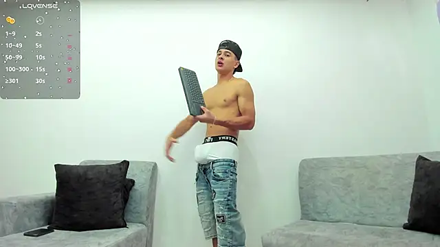 Snapshot of JuniorMorris_ chatting on 02/13/25, 09:17 JuniorMorris online show from 02/13/25, 09:17