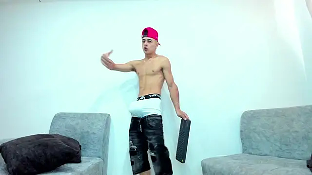 Snapshot of JuniorMorris_ chatting on 03/20/25, 09:35 JuniorMorris online show from 03/20/25, 09:35