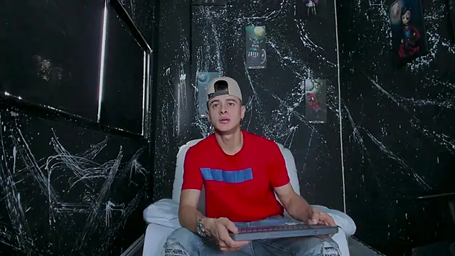 Snapshot of JuniorMorris_ chatting on 09/16/25, 08:54 JuniorMorris online show from 09/16/25, 08:54