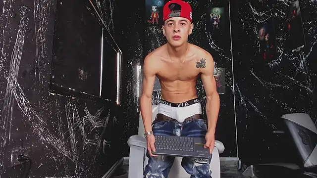 Snapshot of JuniorMorris_ chatting on 09/19/25, 09:37 JuniorMorris online show from 09/19/25, 09:37