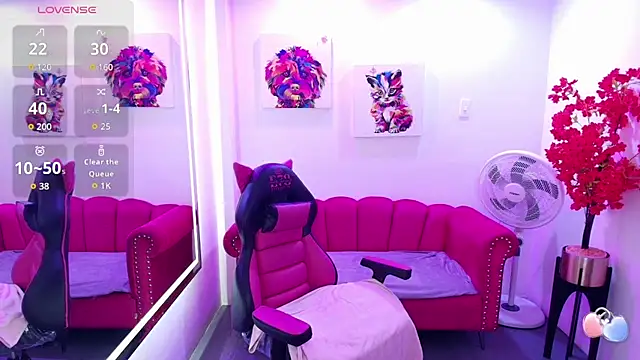 Snapshot of Miss_dolly_ chatting on 07/07/26, 12:31 Miss dolly online show from 07/07/26, 12:31