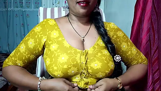 Snapshot of samyukthapuretelugu chatting on 12/21/25, 12:23 samyukthapuretelugu online show from 12/21/25, 12:23