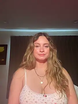 Snapshot of Sophie_Raegan chatting on 02/11/26, 04:45 Sophie Raegan online show from 02/11/26, 04:45