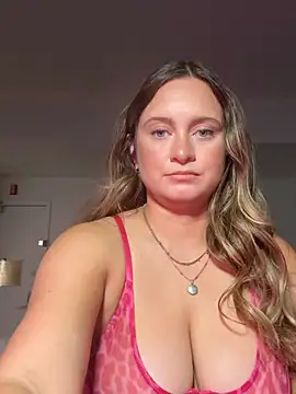 Snapshot of Sophie_Raegan chatting on 02/28/26, 04:52 Sophie Raegan online show from 02/28/26, 04:52