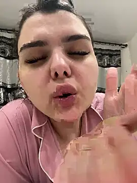 Snapshot of NikaMur chatting on 01/14/25, 10:27 NikaMur online show from 01/14/25, 10:27