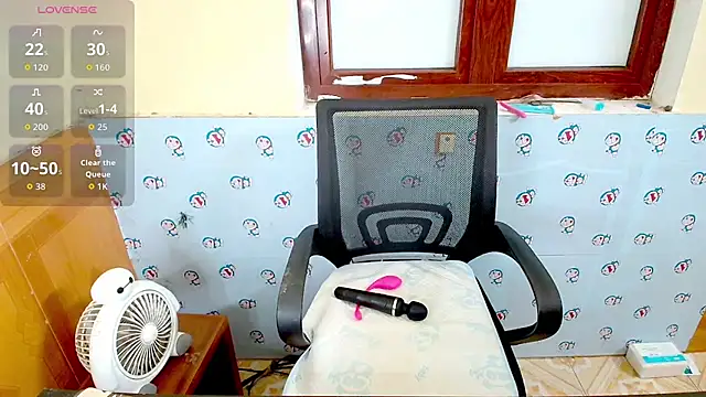 Snapshot of __Saphia__ chatting on 05/14/26, 12:28 Saphia online show from 05/14/26, 12:28