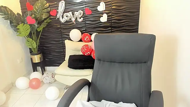 sofia 44 online show from 02/18/25, 03:54