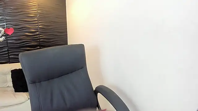 sofia 44 online show from 11/11/25, 01:11