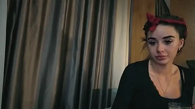 your bunnygirl online show from 10/12/25, 08:52