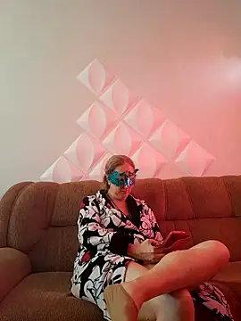 MILEIDE980 online show from 09/28/25, 01:05