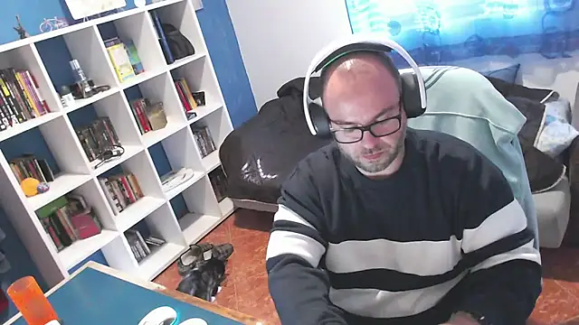 ravingr4d4 online show from 11/10/25, 01:54