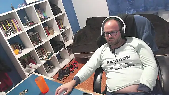 ravingr4d4 online show from 11/13/25, 11:36