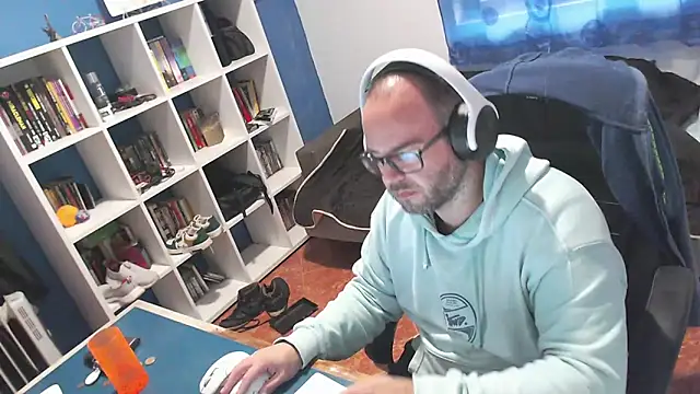 ravingr4d4 online show from 11/14/25, 11:42