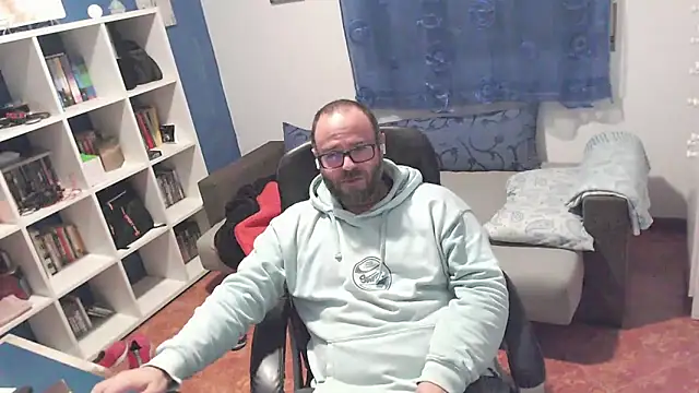 ravingr4d4 online show from 12/04/25, 12:42