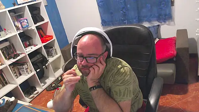 Snapshot of ravingr4d4 chatting on 06/30/26, 09:49 ravingr4d4 online show from 06/30/26, 09:49