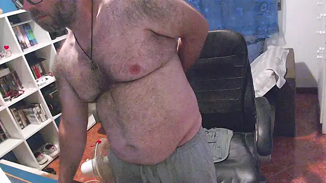 Snapshot of ravingr4d4 chatting on 07/06/26, 12:40 ravingr4d4 online show from 07/06/26, 12:40