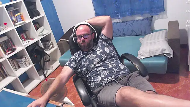 Snapshot of ravingr4d4 chatting on 07/16/26, 10:05 ravingr4d4 online show from 07/16/26, 10:05