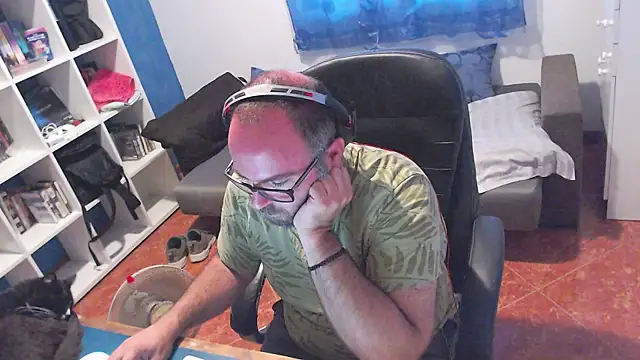 Snapshot of ravingr4d4 chatting on 07/27/26, 10:22 ravingr4d4 online show from 07/27/26, 10:22