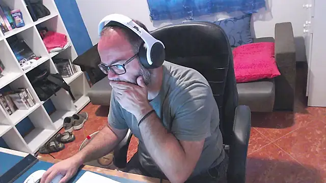 Snapshot of ravingr4d4 chatting on 07/28/26, 08:10 ravingr4d4 online show from 07/28/26, 08:10