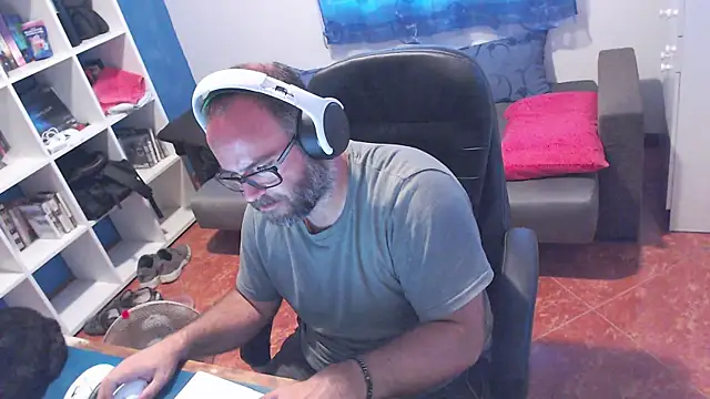 Snapshot of ravingr4d4 chatting on 07/28/26, 02:13 ravingr4d4 online show from 07/28/26, 02:13