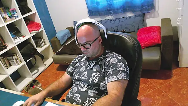Snapshot of ravingr4d4 chatting on 07/31/26, 11:09 ravingr4d4 online show from 07/31/26, 11:09