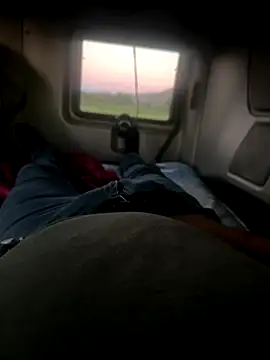 Snapshot of Jvlvl chatting on 10/30/25, 01:07 Jvlvl online show from 10/30/25, 01:07