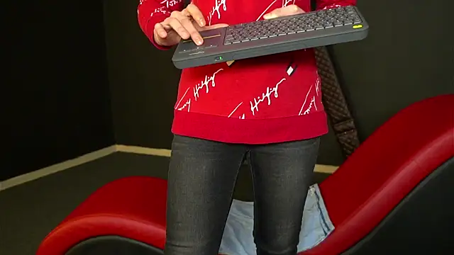 CelineConner online show from 02/12/25, 05:15