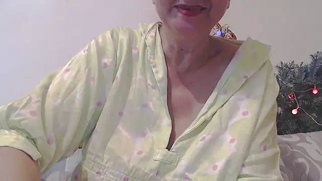 Andra Love online show from 12/31/24, 09:06