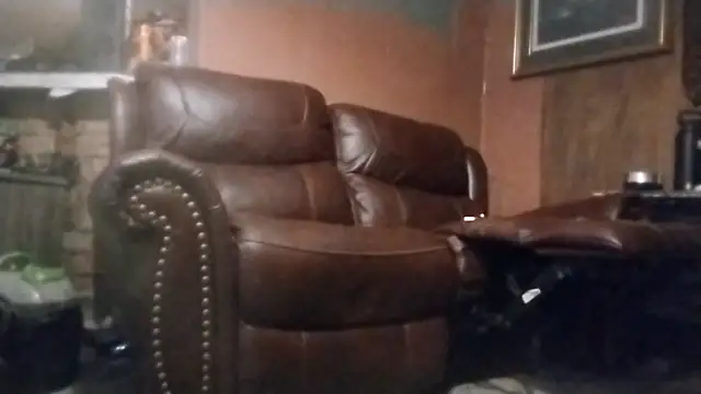 Snapshot of AlphaAlluring69 chatting on 11/27/25, 11:01 AlphaAlluring69 online show from 11/27/25, 11:01