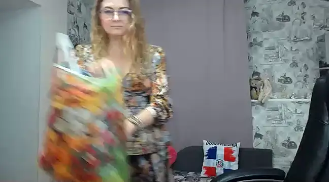 Helen1974 online show from 02/05/25, 03:52