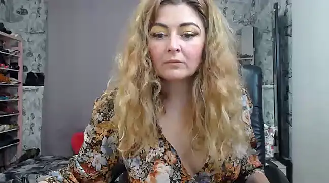 Helen1974 online show from 02/05/25, 06:59