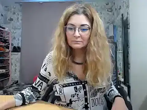 Helen1974 online show from 02/19/25, 02:01