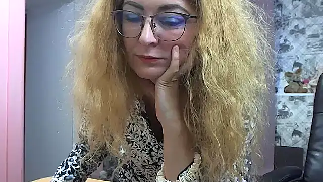 Helen1974 online show from 12/19/25, 01:07